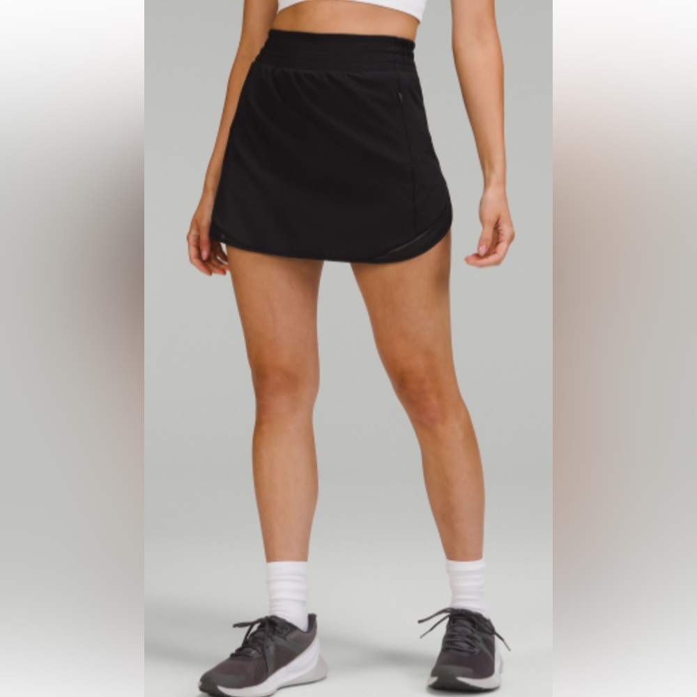 NWT Lulu lemon high rise hotty hot skirt size 6